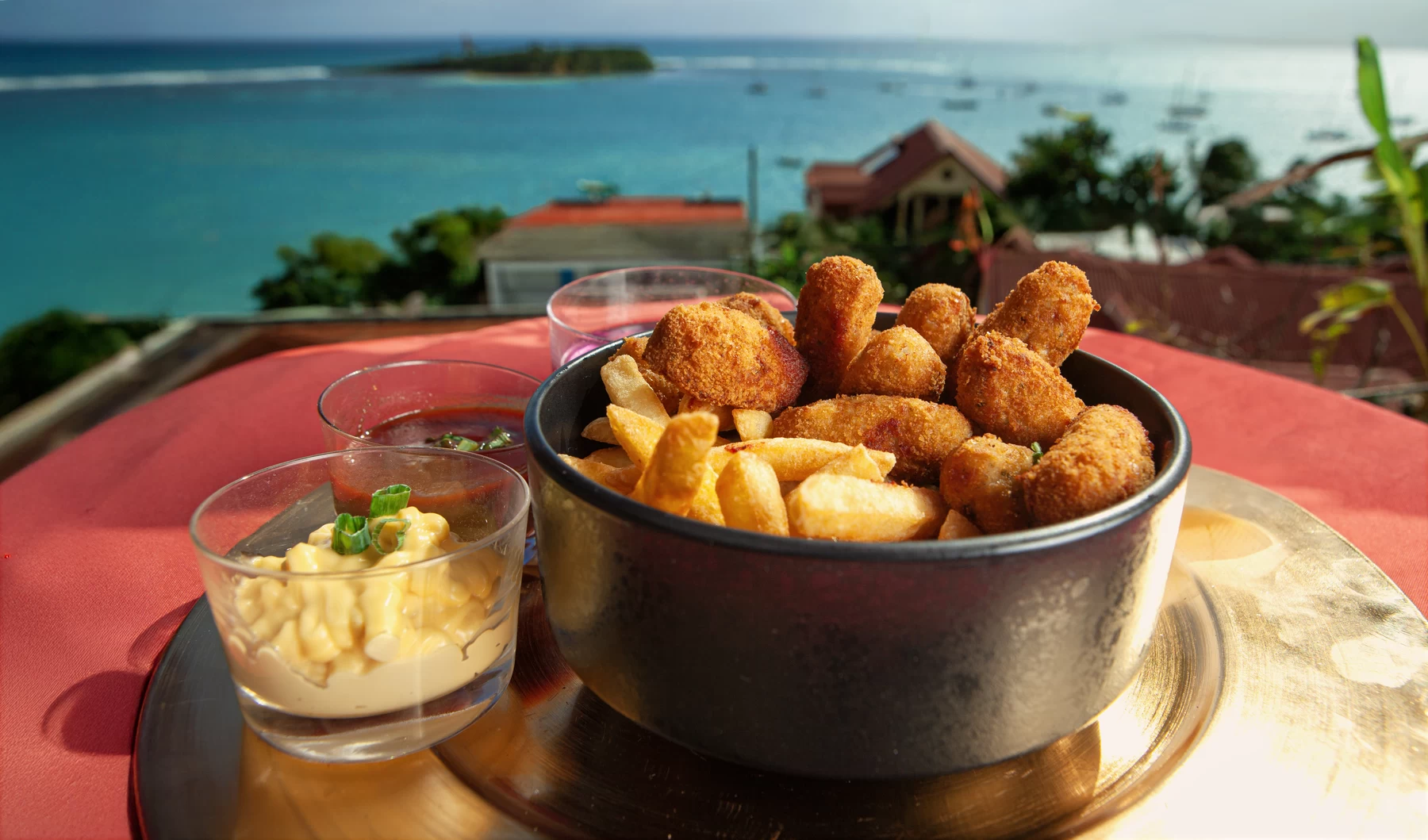 Croquettes Cap Créole en terrasse, vue sur la mer